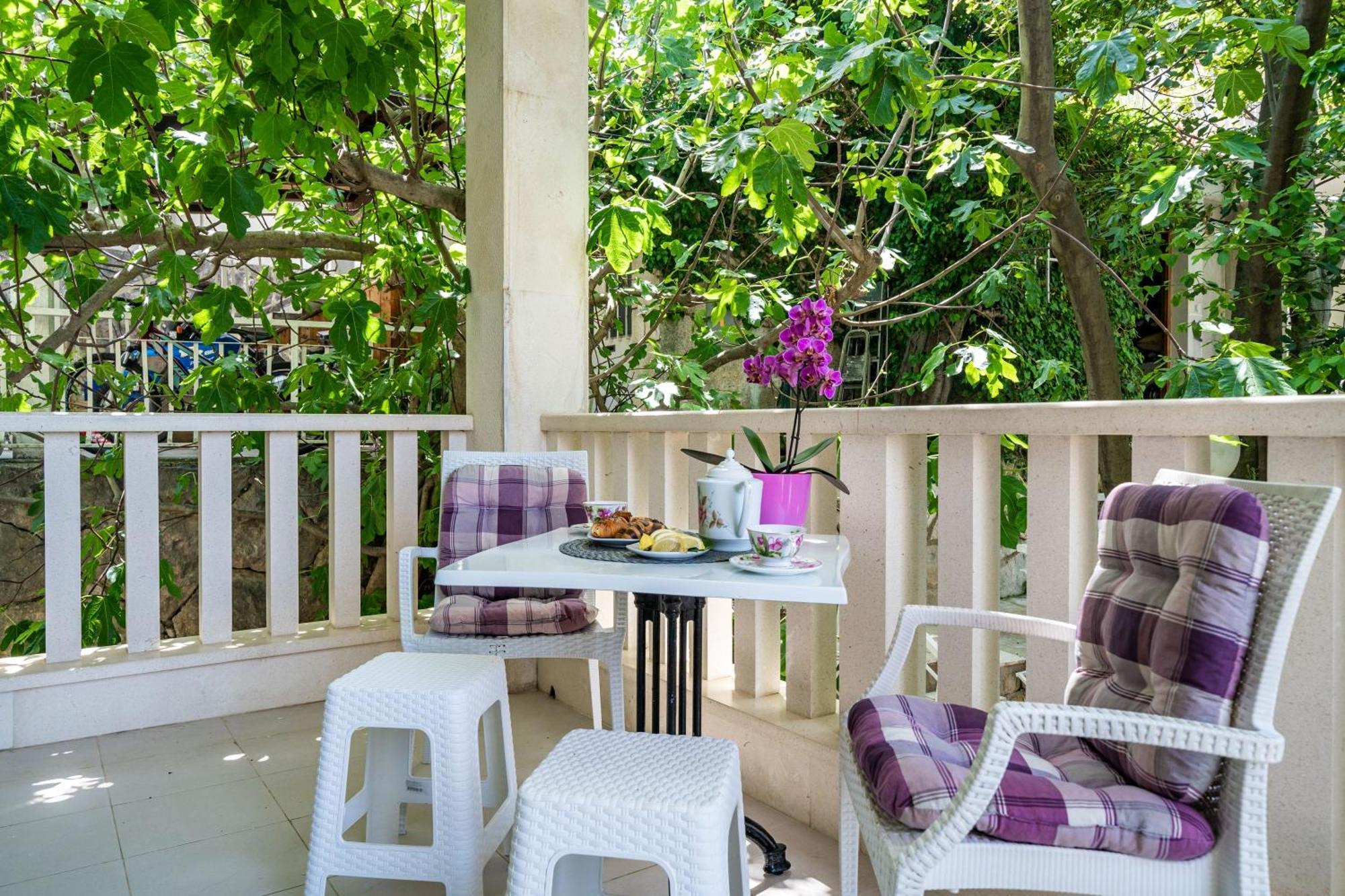 & Mara & Petrunjela Guest house