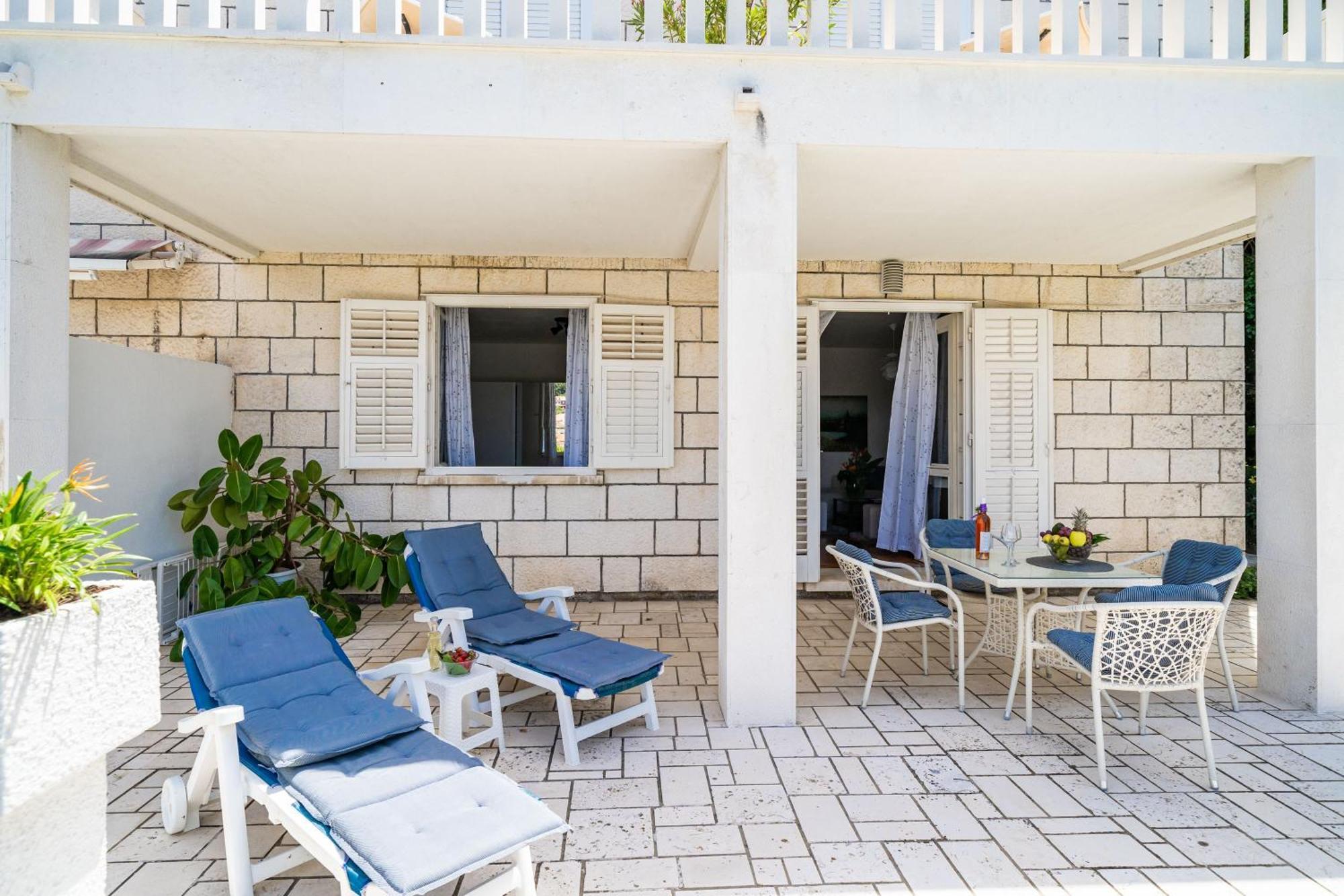 & Mara & Petrunjela Guest house