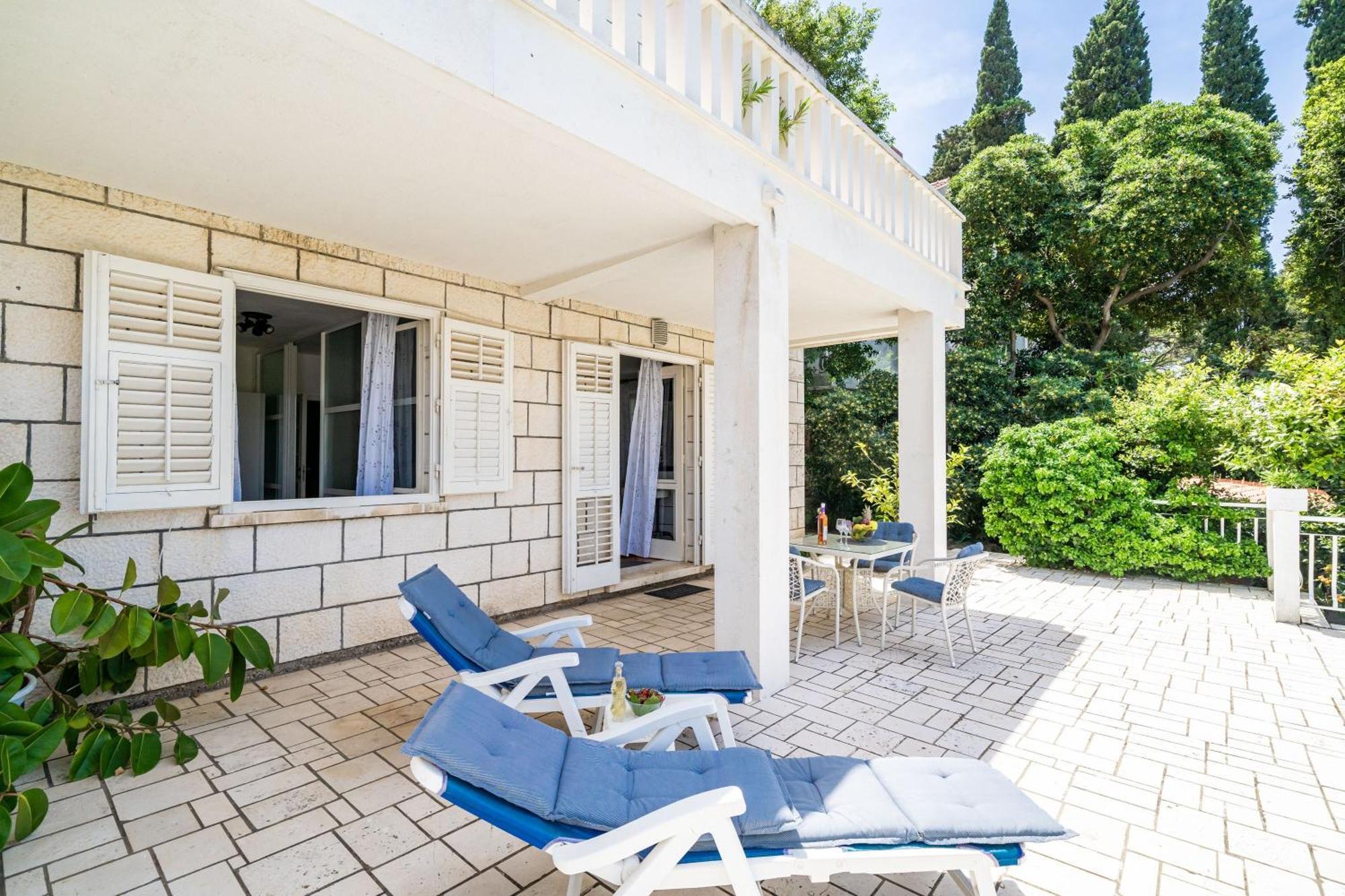 & Mara & Petrunjela * Cavtat