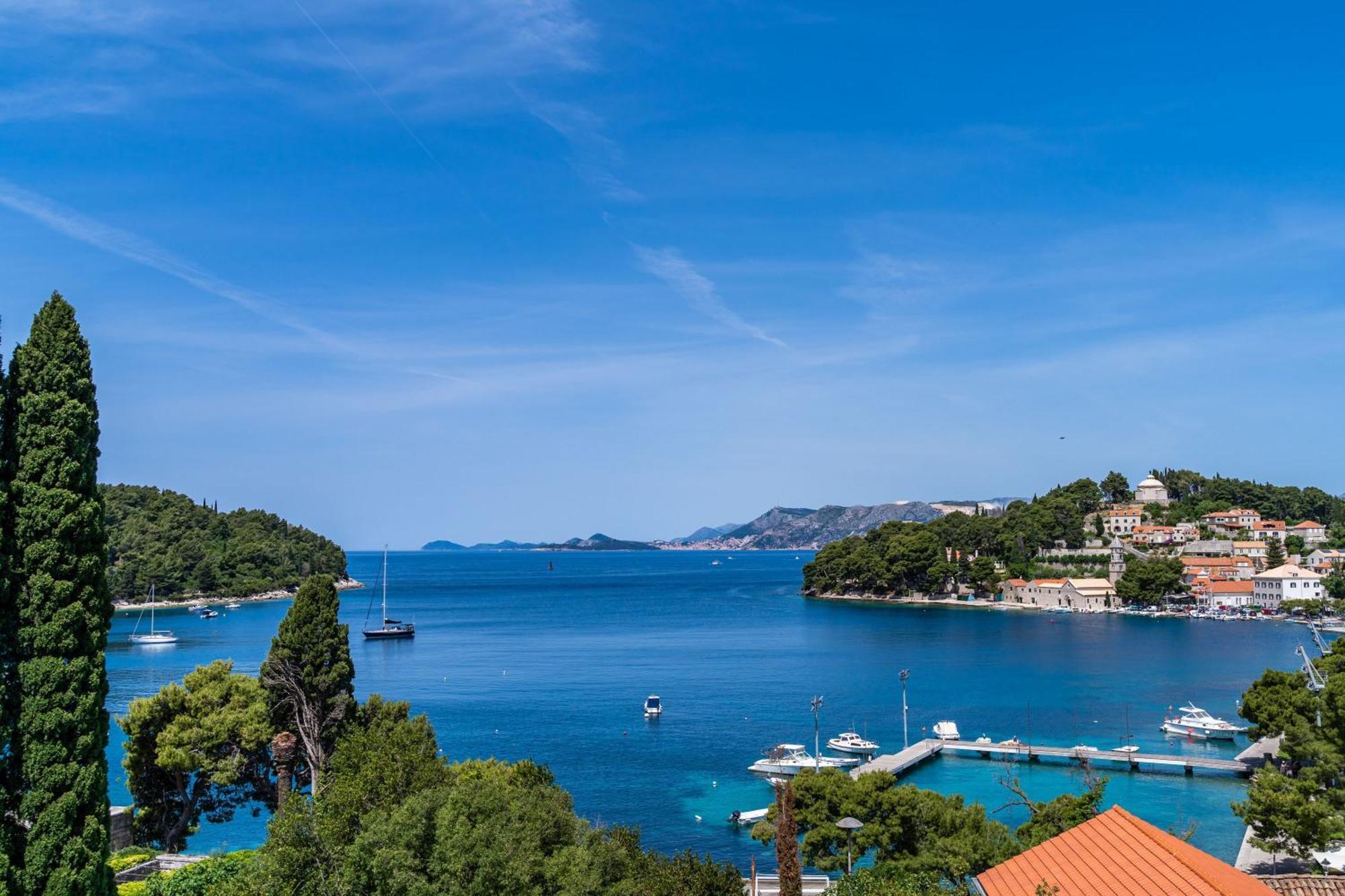 & Mara & Petrunjela * Cavtat